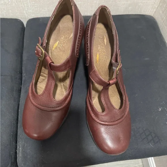 Aerosoles burgundy serfs up t strap retro heels - Picture 10 of 13